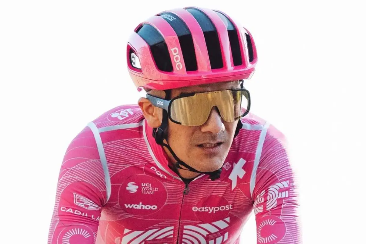 Richard Carapaz inicia su calendario 2026 en la Vuelta al Algarve 