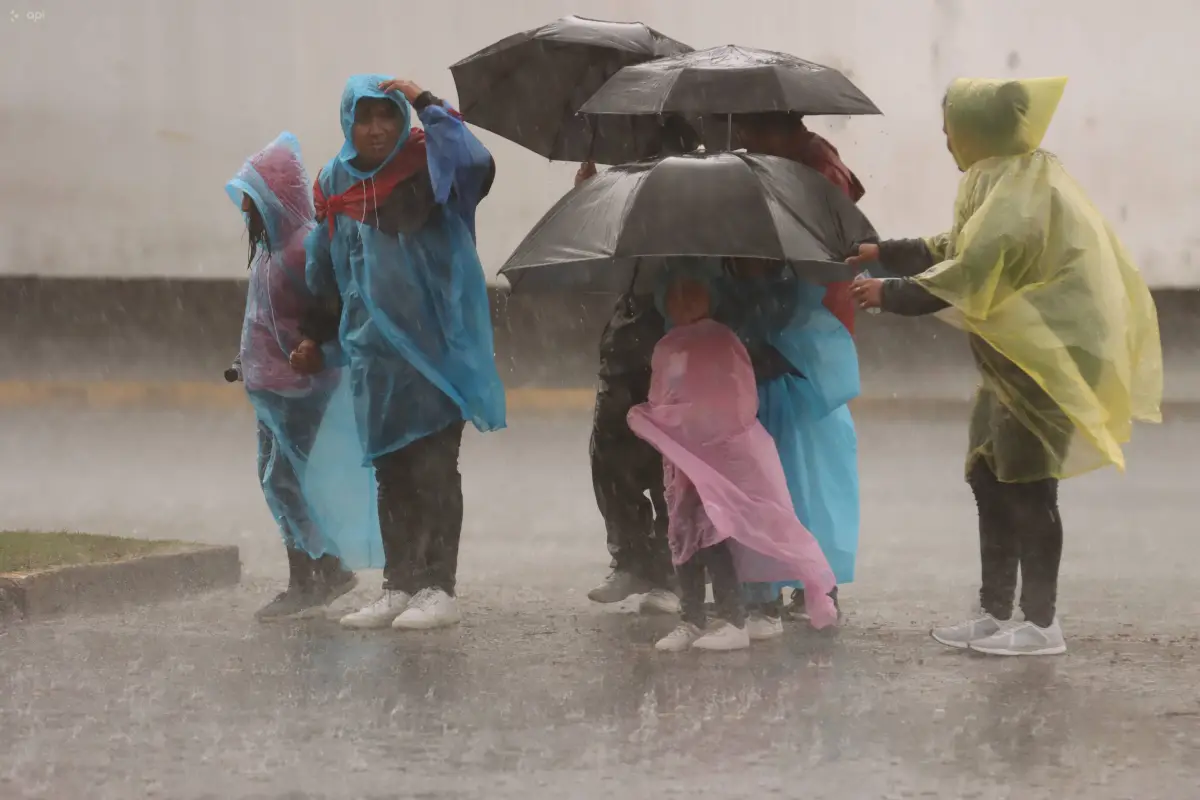 Alerta por lluvias y clima en Ecuador en varias ciudades.