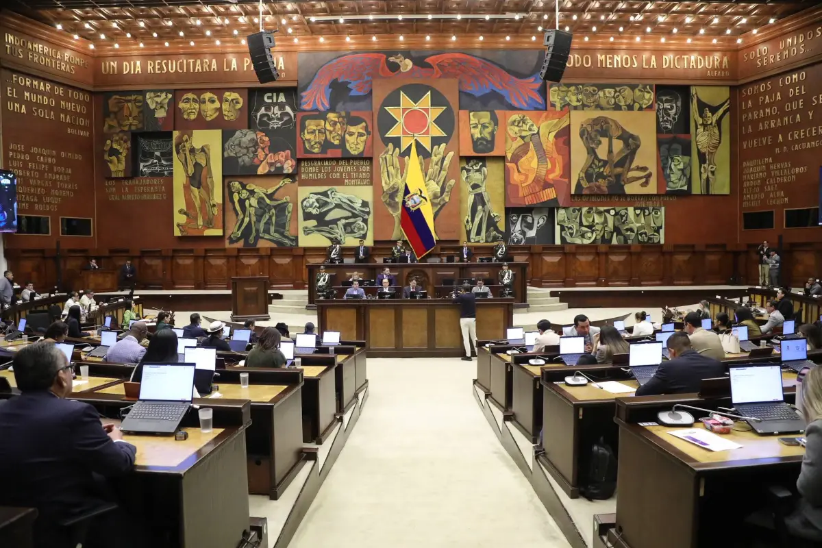 Debate sobre la Ley de gasto para municipios y prefecturas en la Asamblea Nacional.