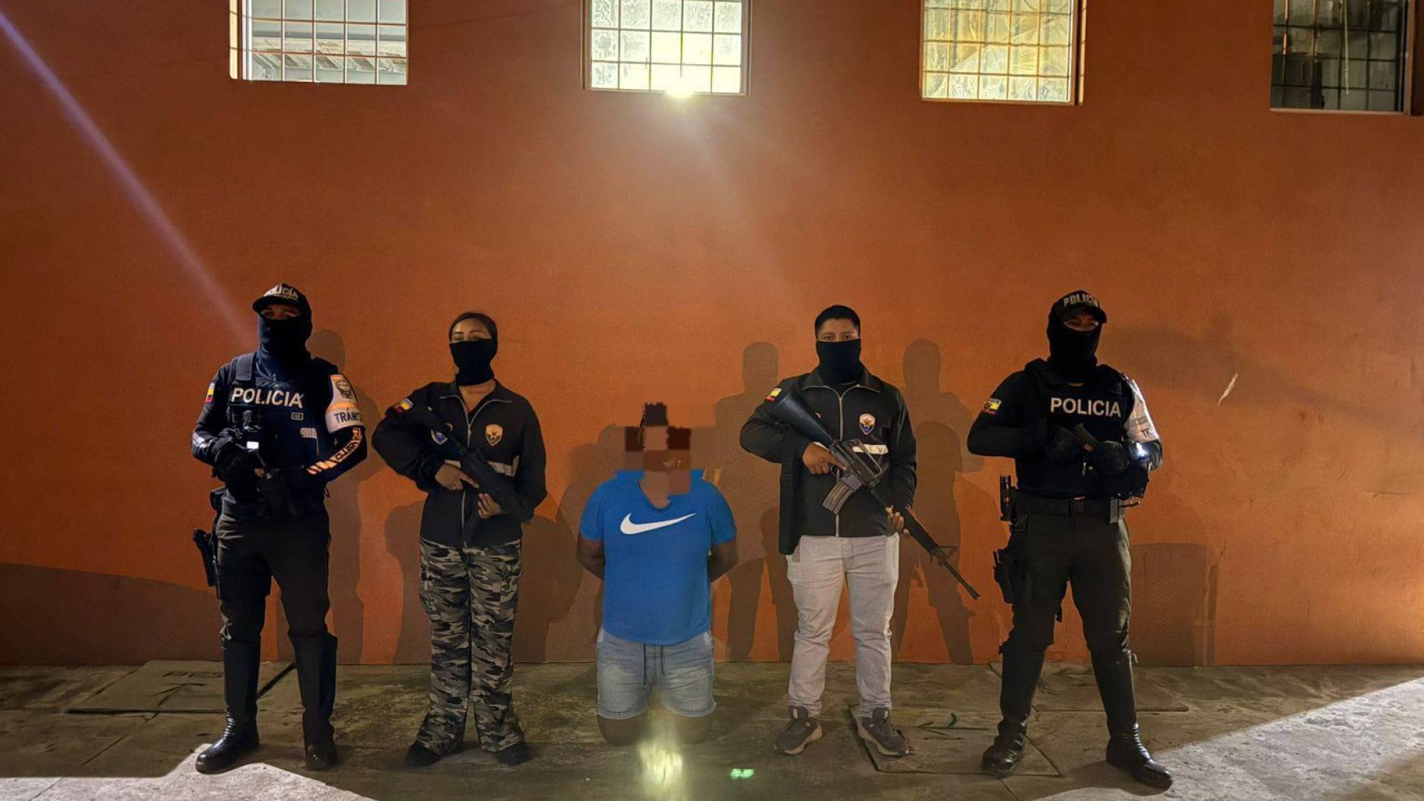 Detenidas dos personas y confiscada cocaína en Manta