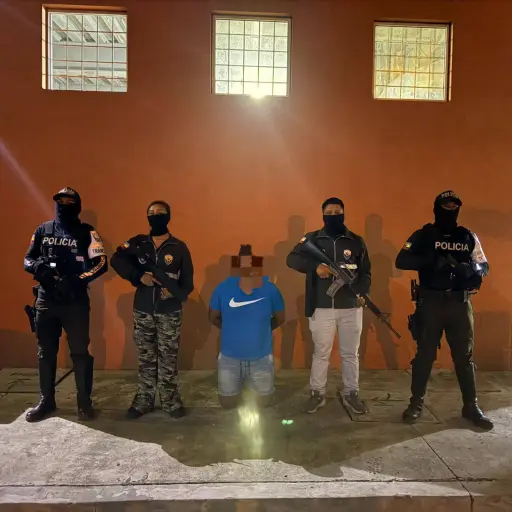  Dos personas detenidas por microtráfico en operativos antidrogas en Manta  