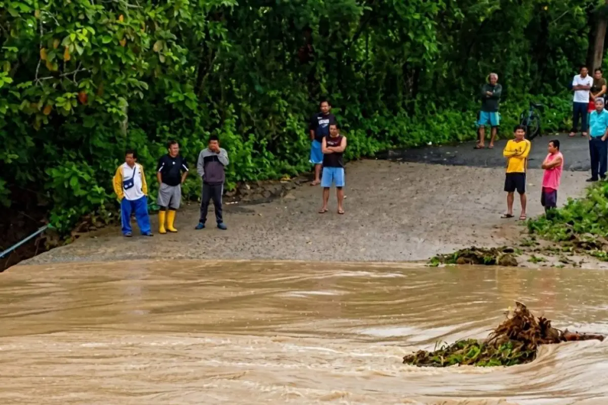 Crisis invernal en Ecuador: cinco ríos desbordados y alerta roja en el Litoral tras fuertes lluvias.