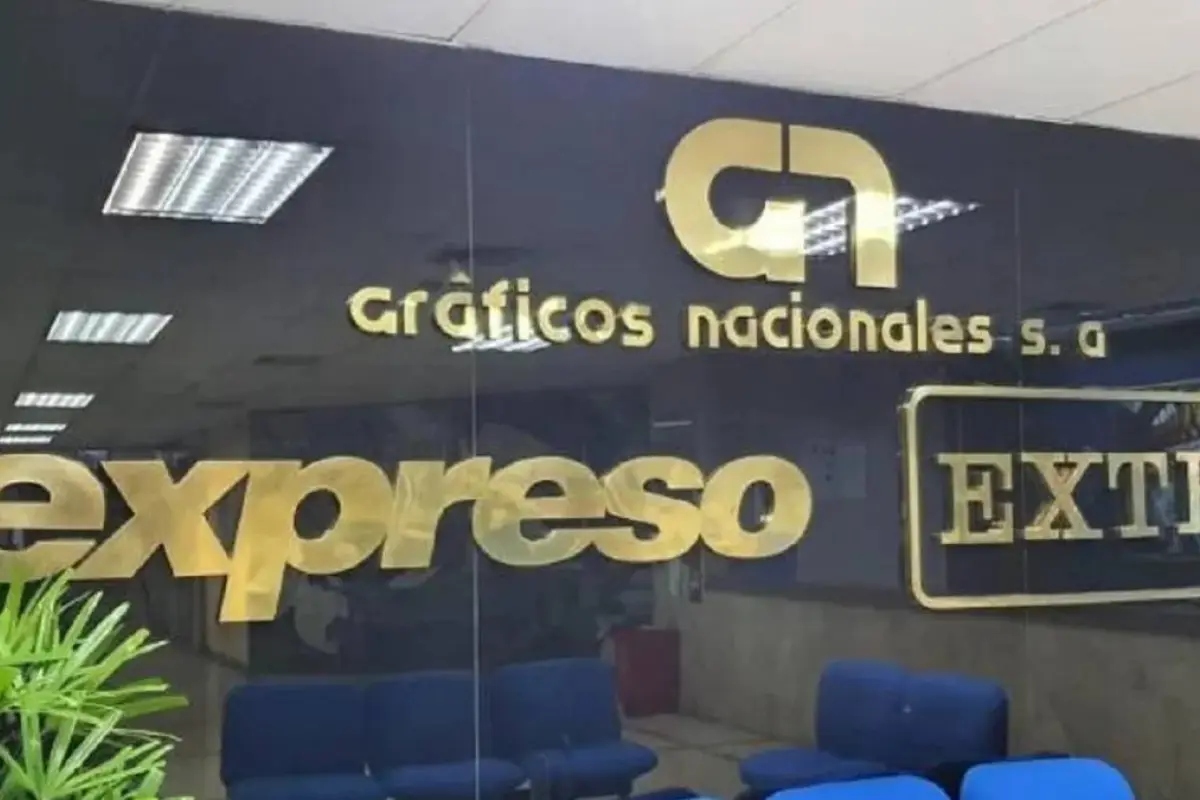 La SIP bajo alerta por la intervención estatal a diarios Extra y Expreso en Ecuador.