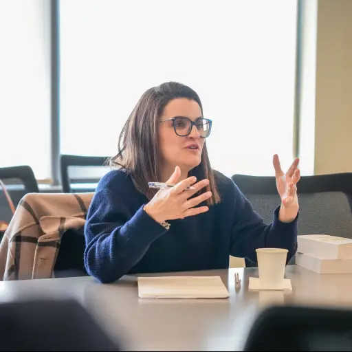 Vicepresidenta María José Pinto crea comisión para adquisición de medicamentos en Ministerio de Salud