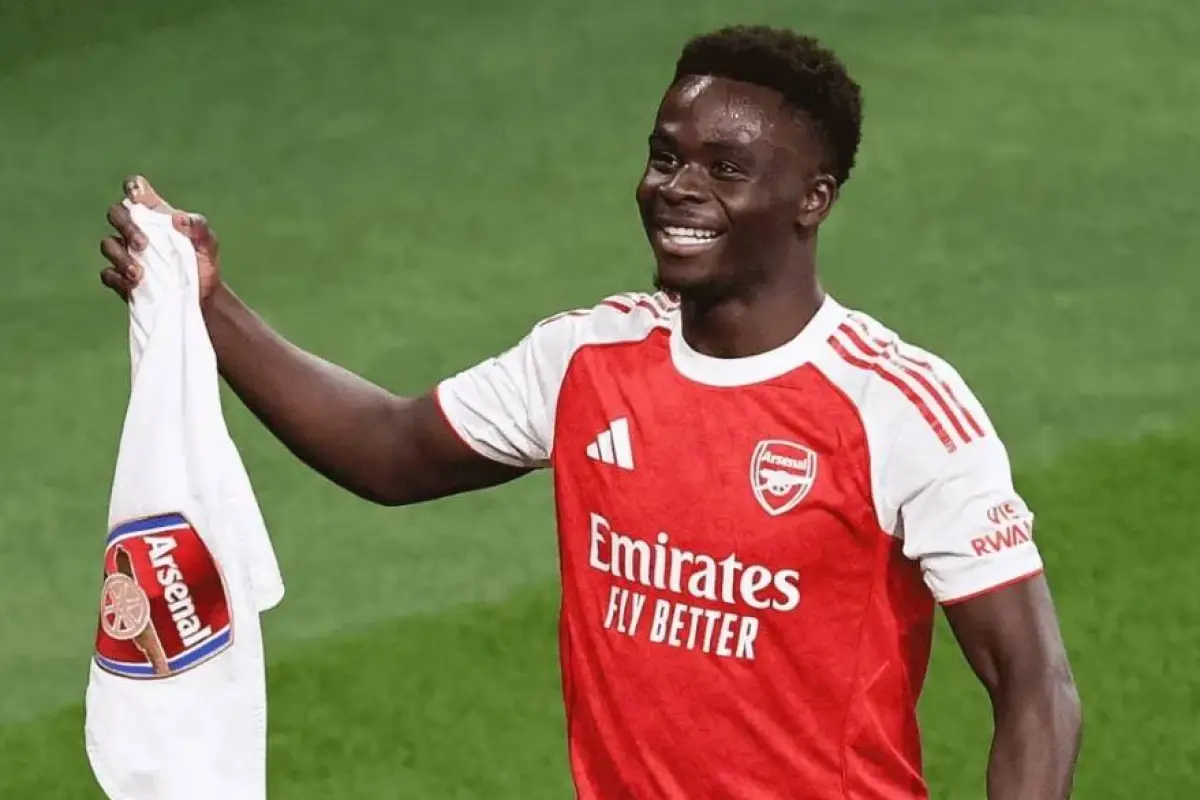 Saka asegura su futuro y rompe la escala salarial en Arsenal, Redes Sociales