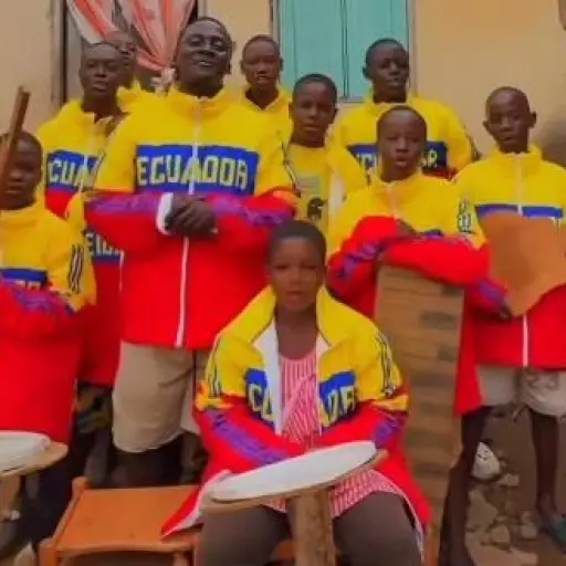 De Uganda a Ecuador: El emotivo regalo de “La mamá de las bandas” que une continentes por TikTok