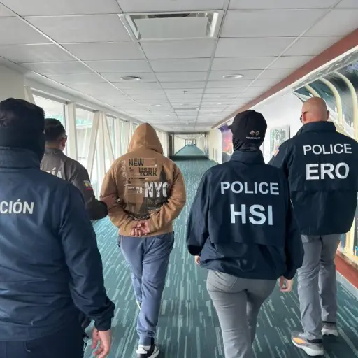 Trasladan de EE. UU. a Guayaquil a ciudadano ecuatoriano buscado por delitos de asesinato y secuestro