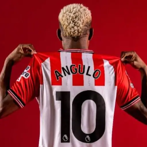 Sunderland dedica emotivo vídeo de Nilson Angulo y le da la responsabilidad de llevar el número 10