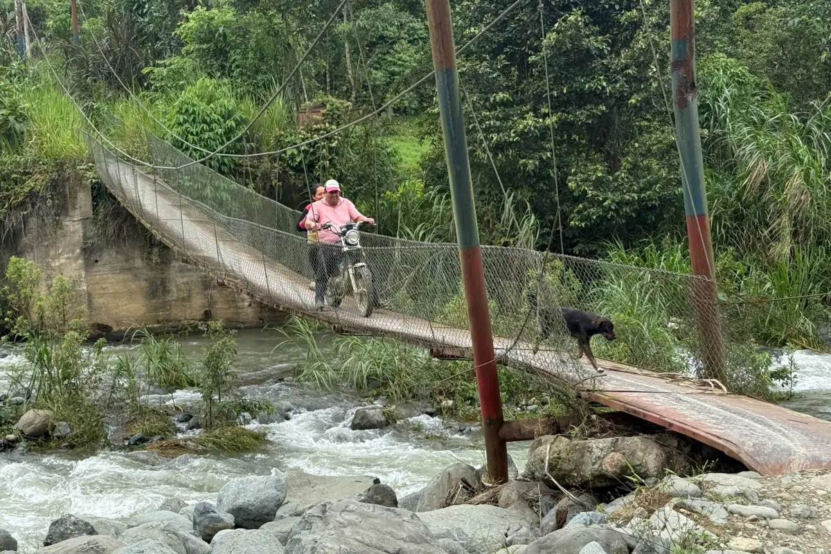 El puente actual luce así., Prefectura de Santo Domingo de los Tsáchilas