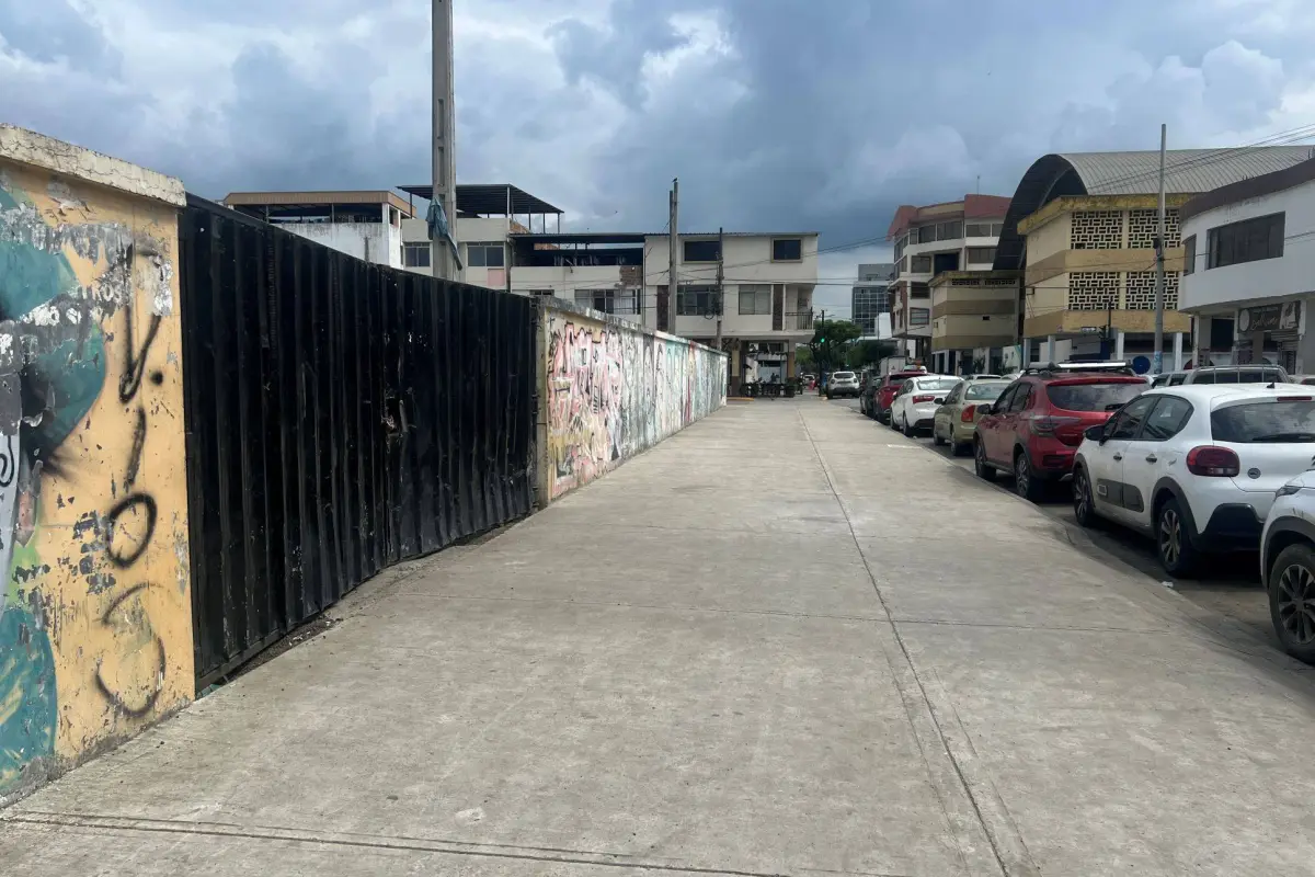 Las puertas del terreno permanecen con candado desde el lunes., El Diario