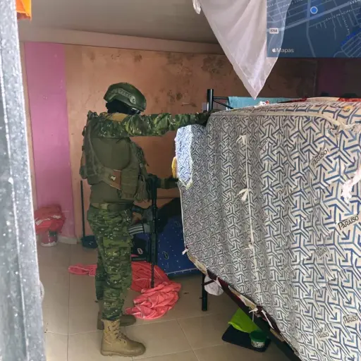 Intervención militar en Santo Domingo permitió decomiso de celulares en cárcel de mujeres