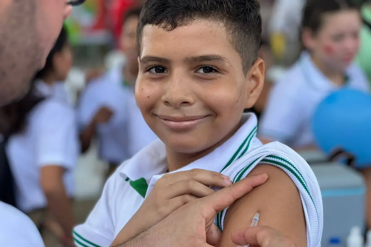 La campaña de vacunación busca desmentir mitos peligrosos y garantizar el acceso a la salud infantil gratuita.