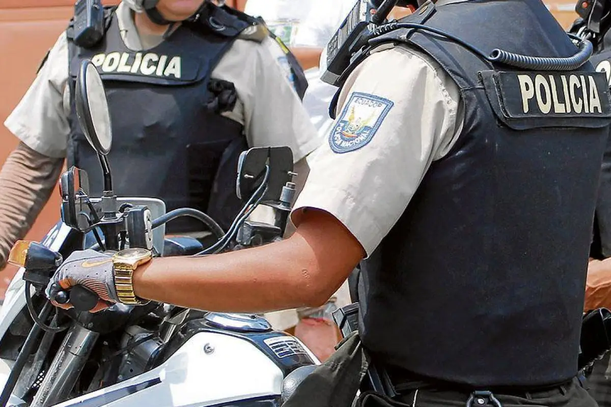 Los policías fueron agredidos por el detenido junto a su hijo menor edad., Foto Ilustración.