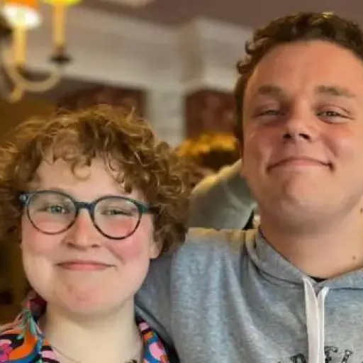 Lachlan y Hazel: dos primos adolescentes conviven con tumores cerebrales inoperables en Escocia