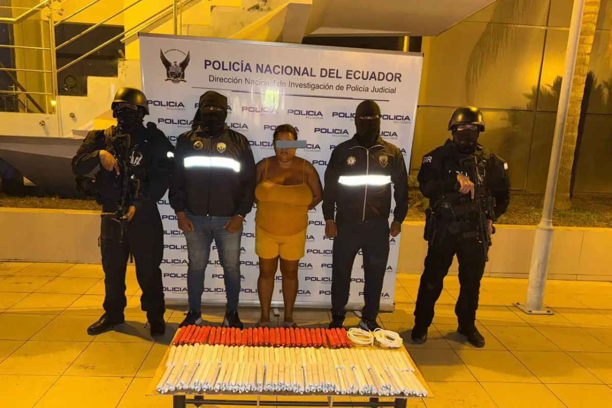 capturan a mujer con explosivos, redes sociales policía nacional