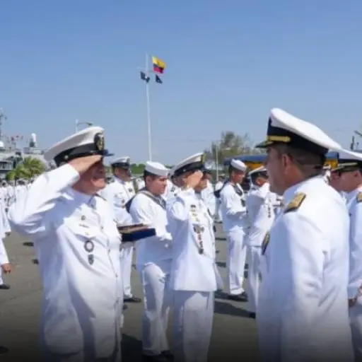¿Recién graduado? La Armada del Ecuador ofrece 600 plazas y carrera profesional en sus escuelas navales