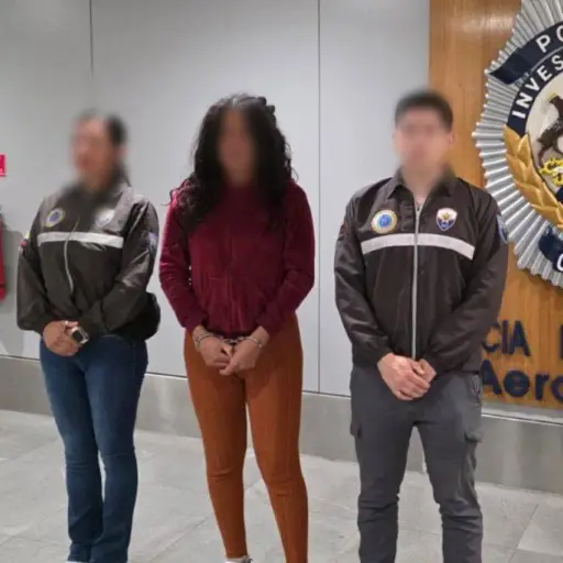 Extraditan a mujer trans investigada por abuso sexual y transmisión de VIH a menores