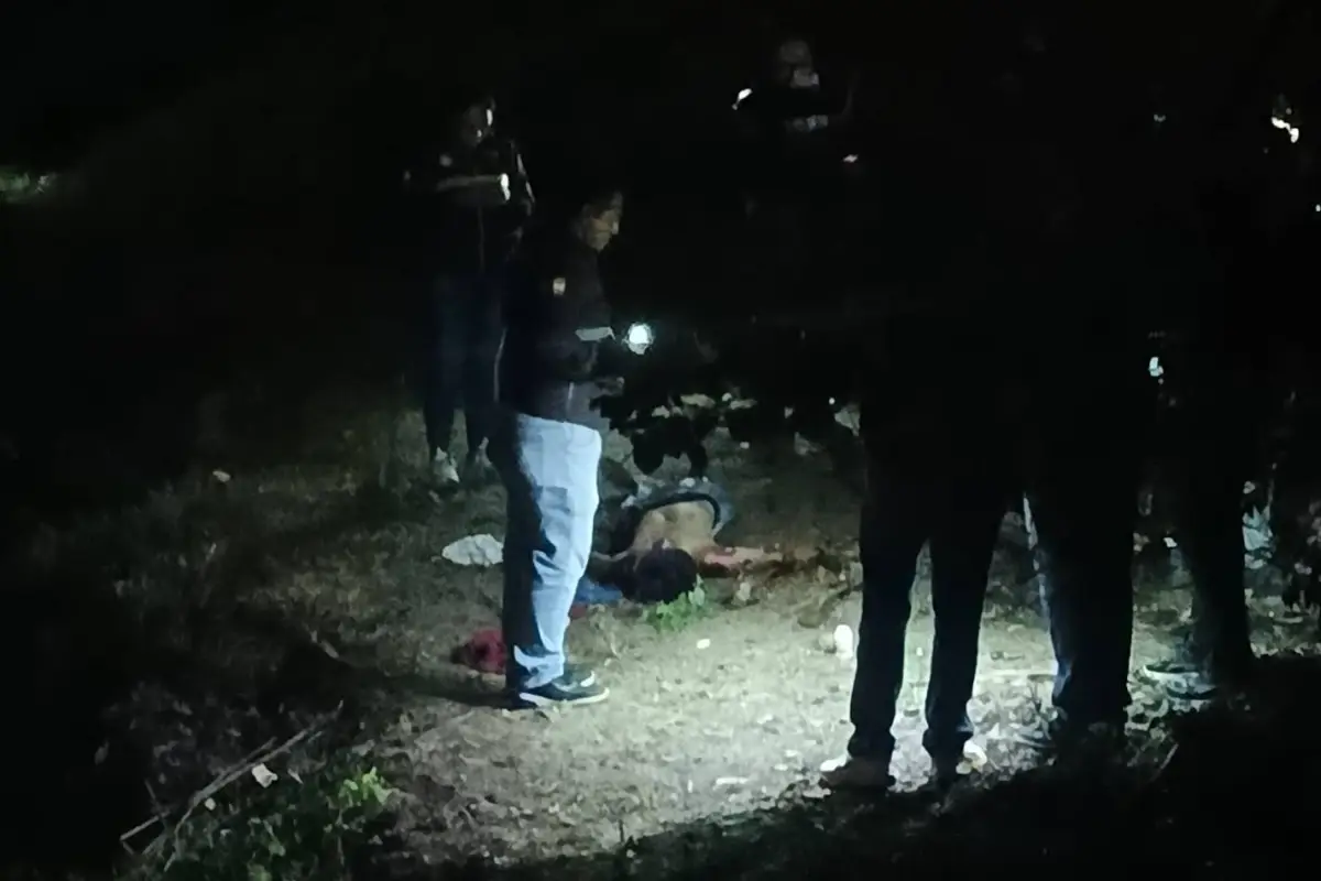 La Policía recogió varios casquillos de los proyectiles que impactaron el cuerpo de la víctima., Cortesía