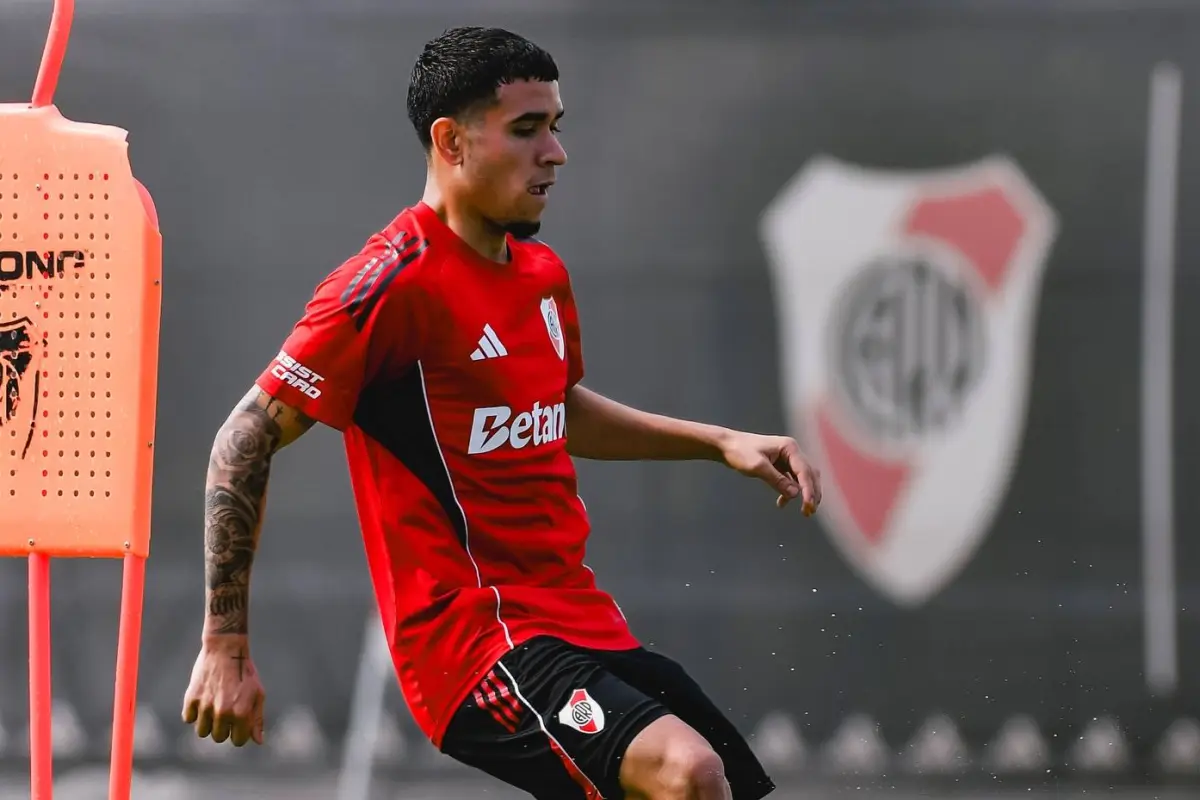 Kendry Páez entrenando con el primer plantel de River Plate., River Plate.