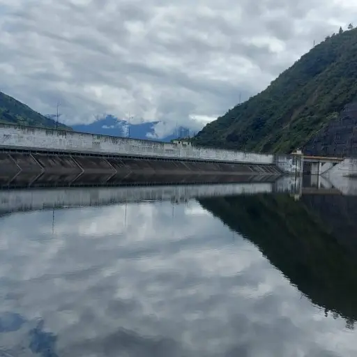 La hidroelectricidad cubre el 87,7 % de la generación eléctrica en Ecuador durante febrero