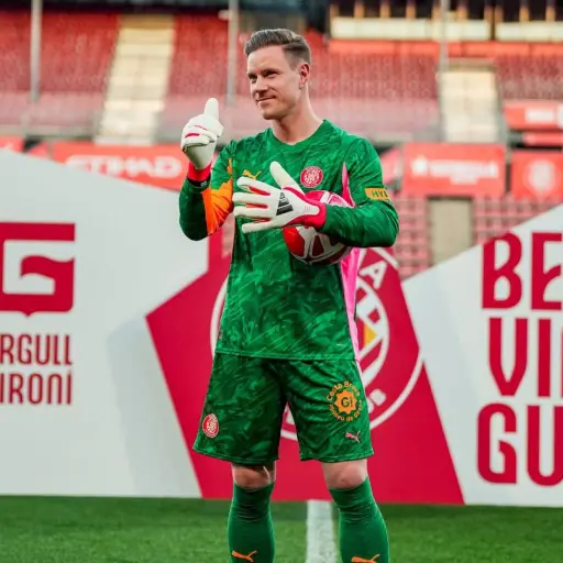 Marc-André ter Stegen será intervenido quirúrgicamente este viernes tras lesión ante Real Oviedo  