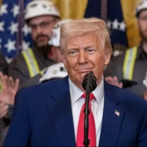 Estados Unidos enfrenta un alarmante retroceso democrático bajo la administración de Trump, según informe de HRW