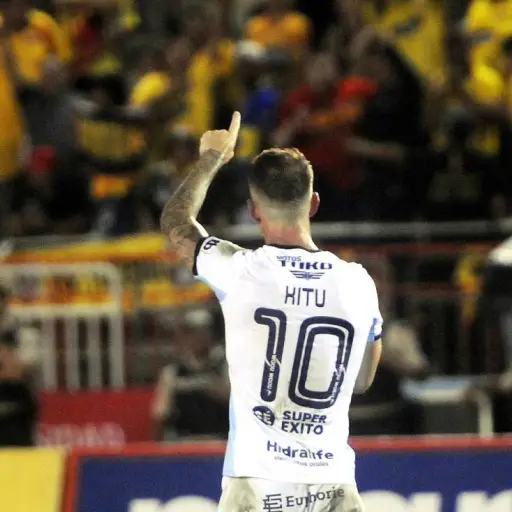 Damián Díaz marcó un gol a Barcelona SC, no celebró y declaró su amor eterno al club torero