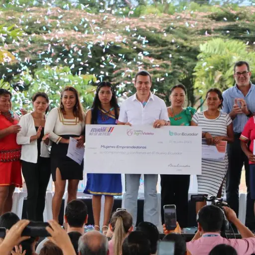 Presidente Noboa lanza crédito Emprende Violeta para mujeres emprendedoras: todo lo que debes saber