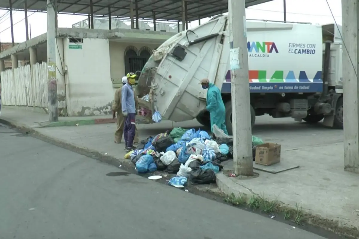 15 recolectores de Manta usarán música para educar sobre horarios de basura., El Diario