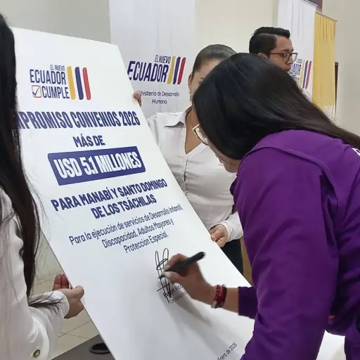 Ministerio de Desarrollo Humano firma convenios por 5.1 millones de dólares para servicios sociales en la Zona 4