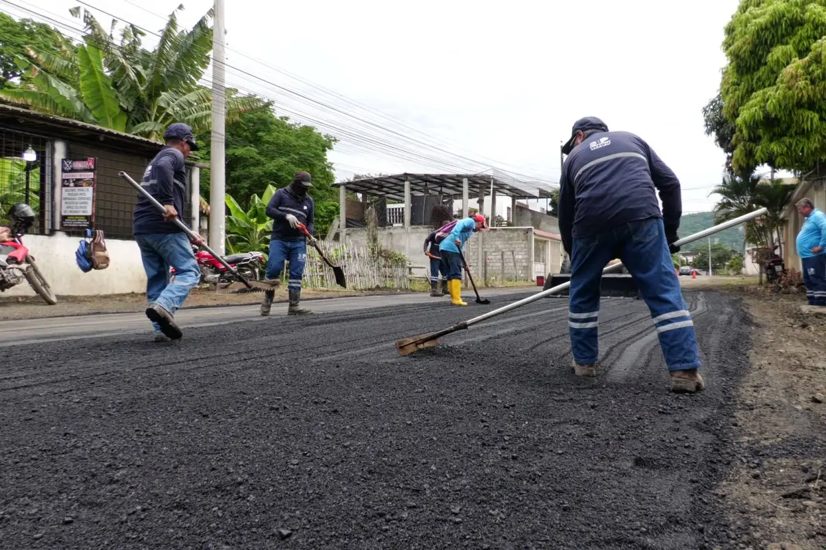 Bacheo calle Víctor Vélez , producción El Diario