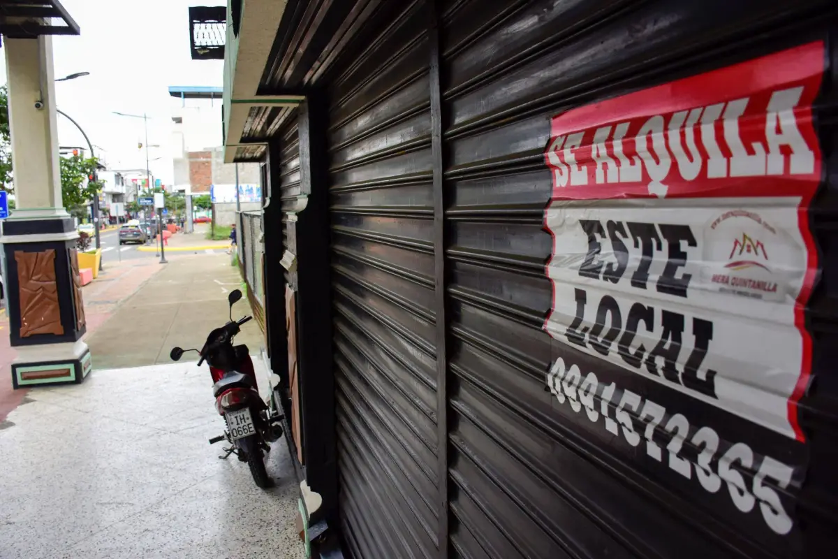  Los letreros de alquiler y de venta d eterrenos, aún predominen en algunas calles del centro., El Diario