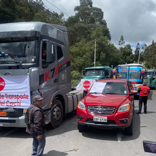 Transportistas marchan en Rumichaca contra aranceles del 30% entre Ecuador y Colombia