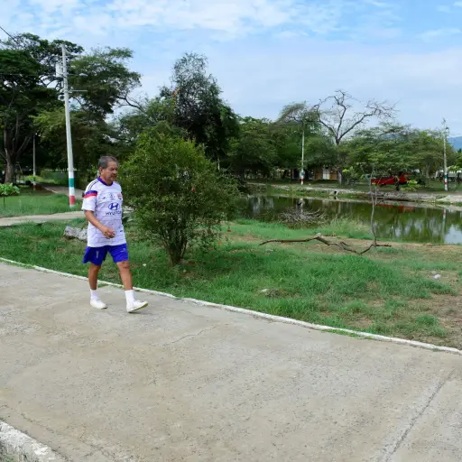 Falta de iluminación y cerramiento deteriorado afectan la seguridad en el Parque Forestal de Portoviejo
