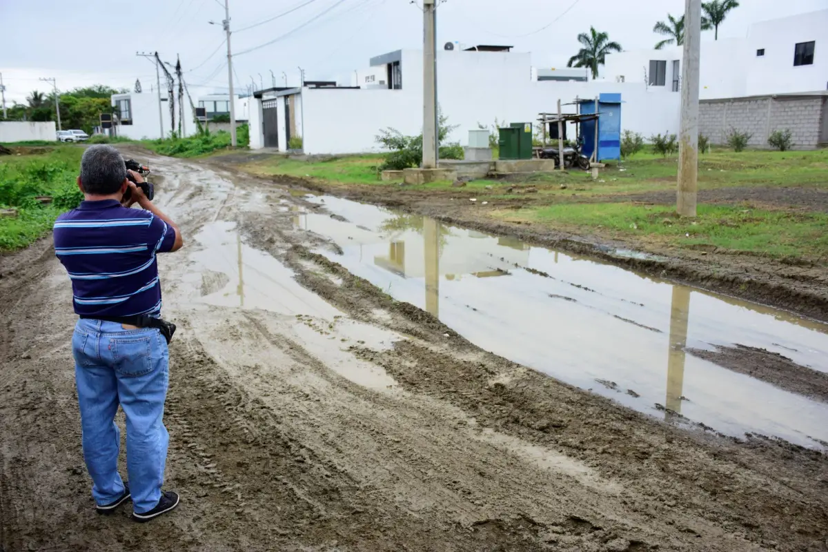 Calles afectadas por lluvias, producción El Diario