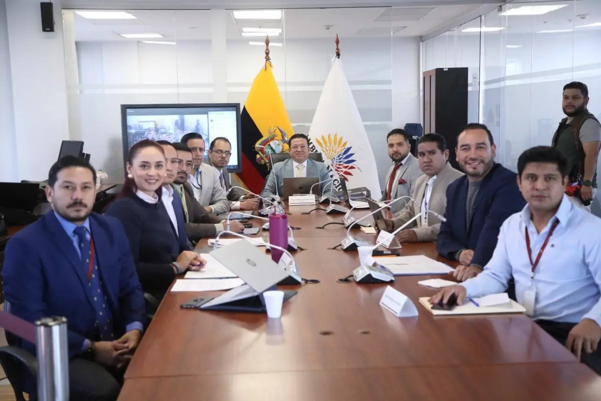 Comisión de Ética recibió pruebas de cargo y de descargo de los asambleístas Ana Belén Tapia y Juan Andrés González. , X: @AsambleaEcuador. 