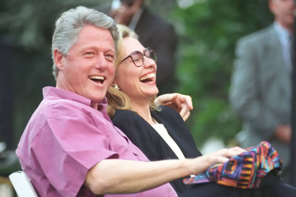 Bill y Hillary Clinton testifican sobre Jeffrey Epstein en febrero 2026.