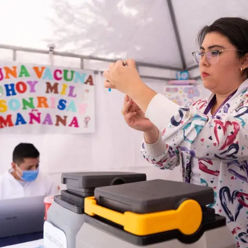 Ecuador activa protocolos de emergencia ante alerta de sarampión en Perú