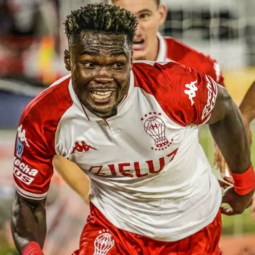 Jordy Caicedo vive un sueño goleador en Huracán: cuatro tantos en el mismo número de partidos