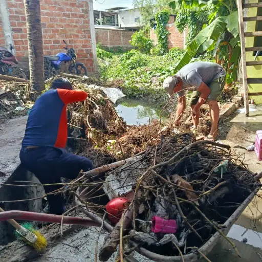Primera lluvia del 2026 inunda casas y deja pérdidas en barrio María Auxiliadora de Manta