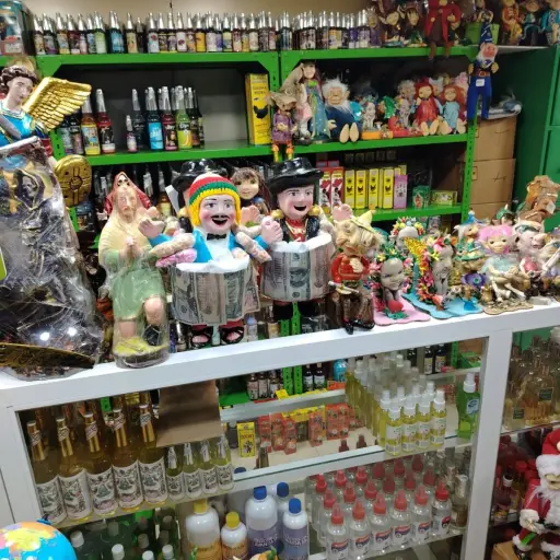 Bodega escondía cerca de 27 mil productos “místicos” sin control sanitario en Santo Domingo