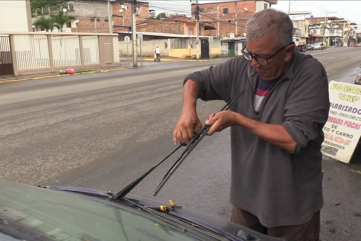 Lo que más compran los conductores en Portoviejo cuando empiezan las lluvias