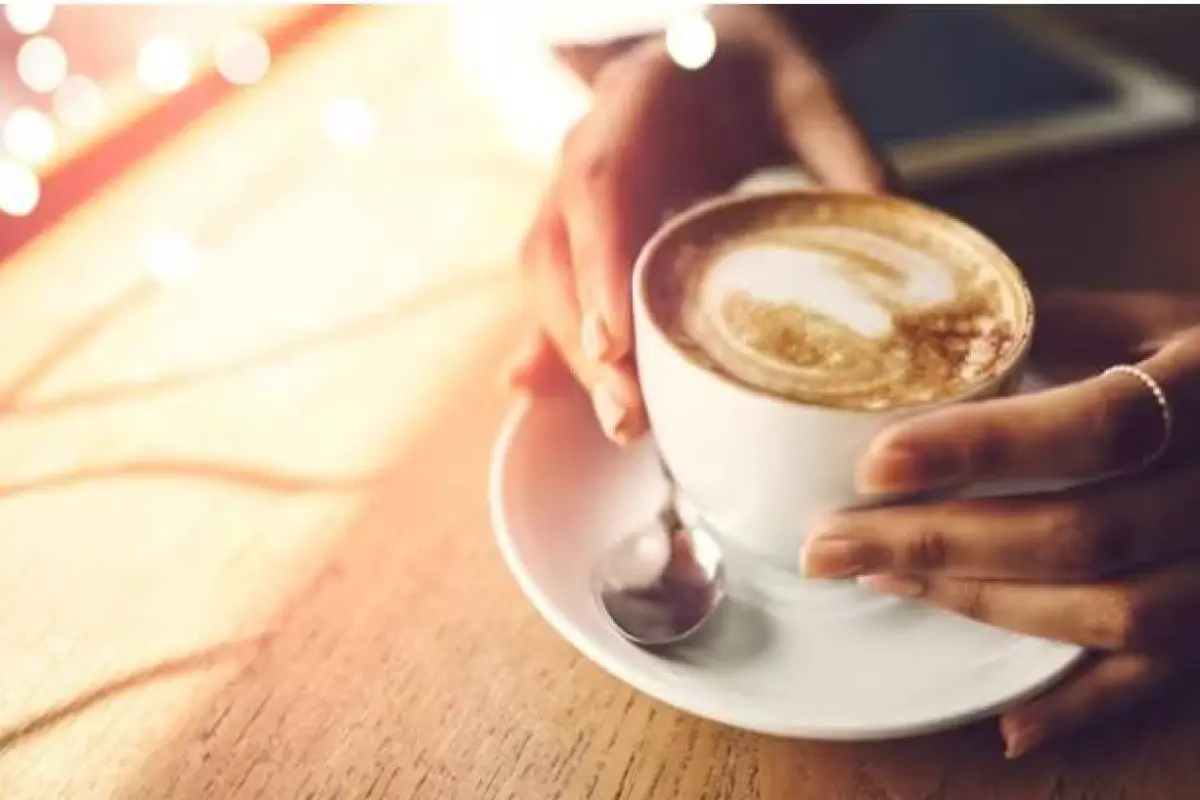 Café y té con cafeína muestran efectos protectores sobre la función cognitiva., Europa Press.