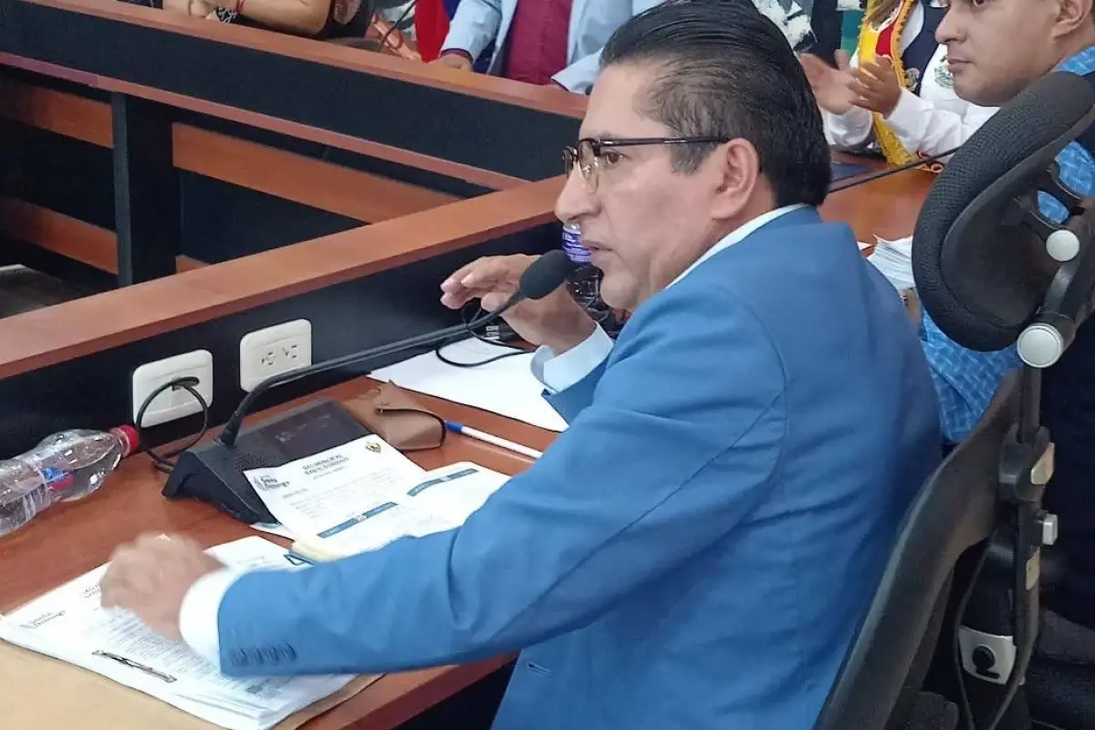 El concejal llegó al cargo por el movimiento Revolución Ciudadana., Redes sociales