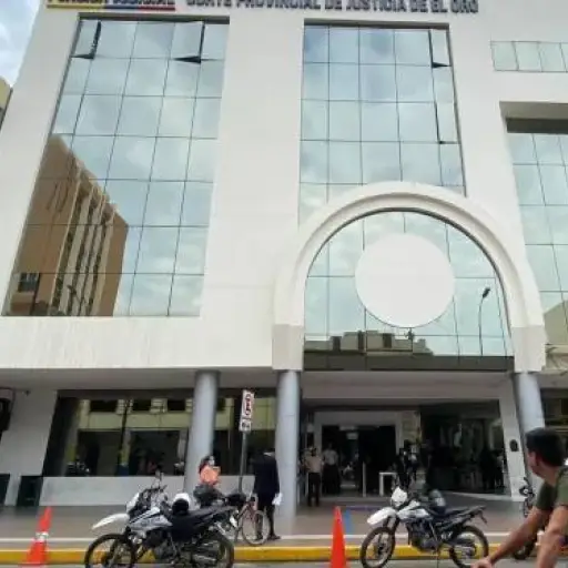 Abandonan panfletos amenazantes frente al Consejo de la Judicatura en Machala