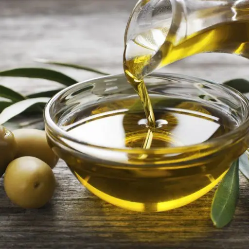 Esto le pasa a tu cuerpo si tomas aceite de oliva a diario