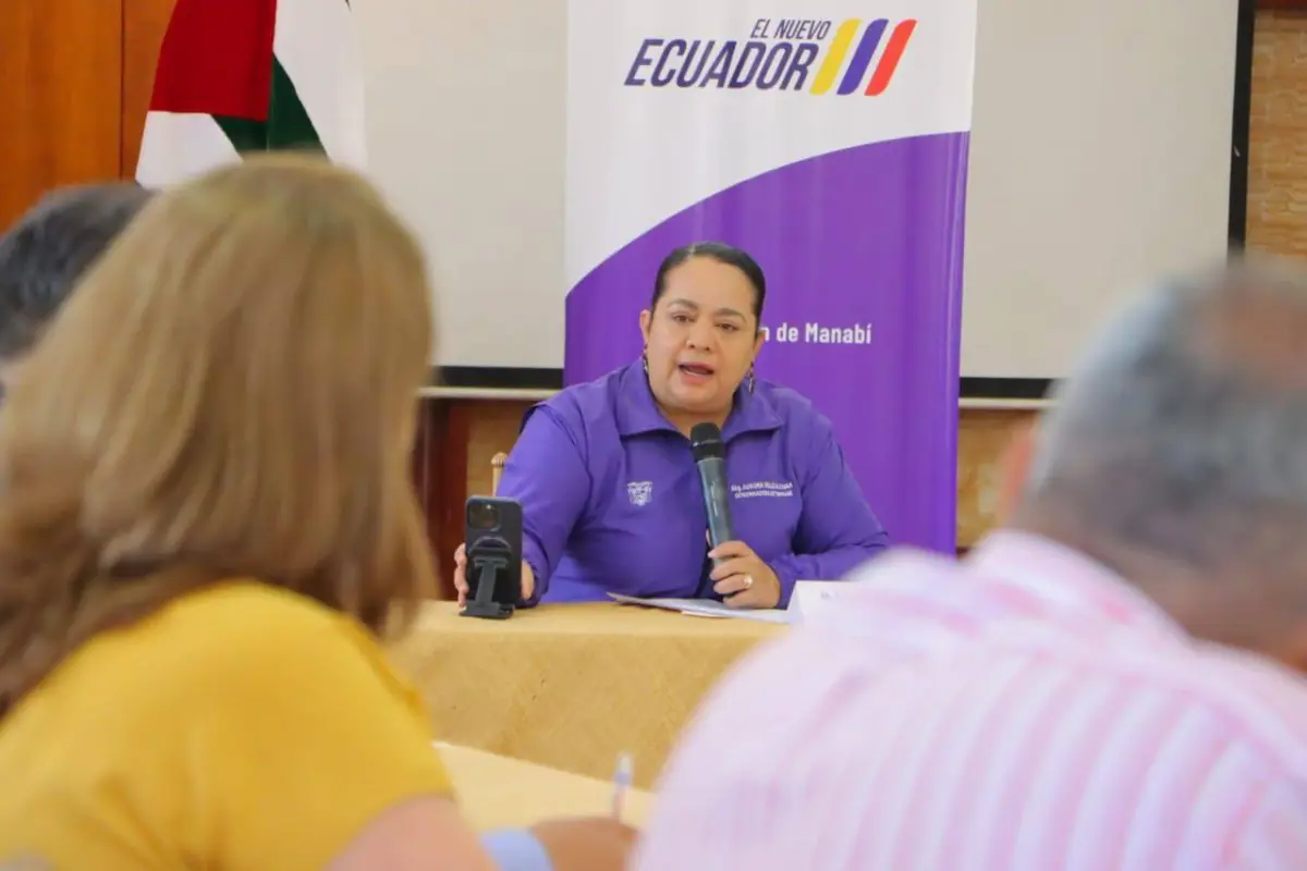 La reunión entre representantes del Gobierno y la transportación de Manabí, Redes