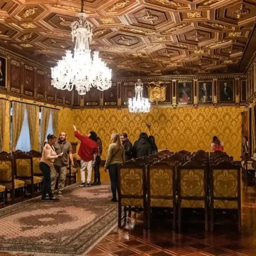 Gobierno abre proceso por .991 para trabajos en tres salones del Palacio de Carondelet