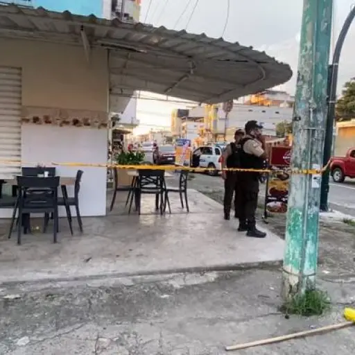 Joven fue asesinado dentro de restaurante en el centro de Machala
