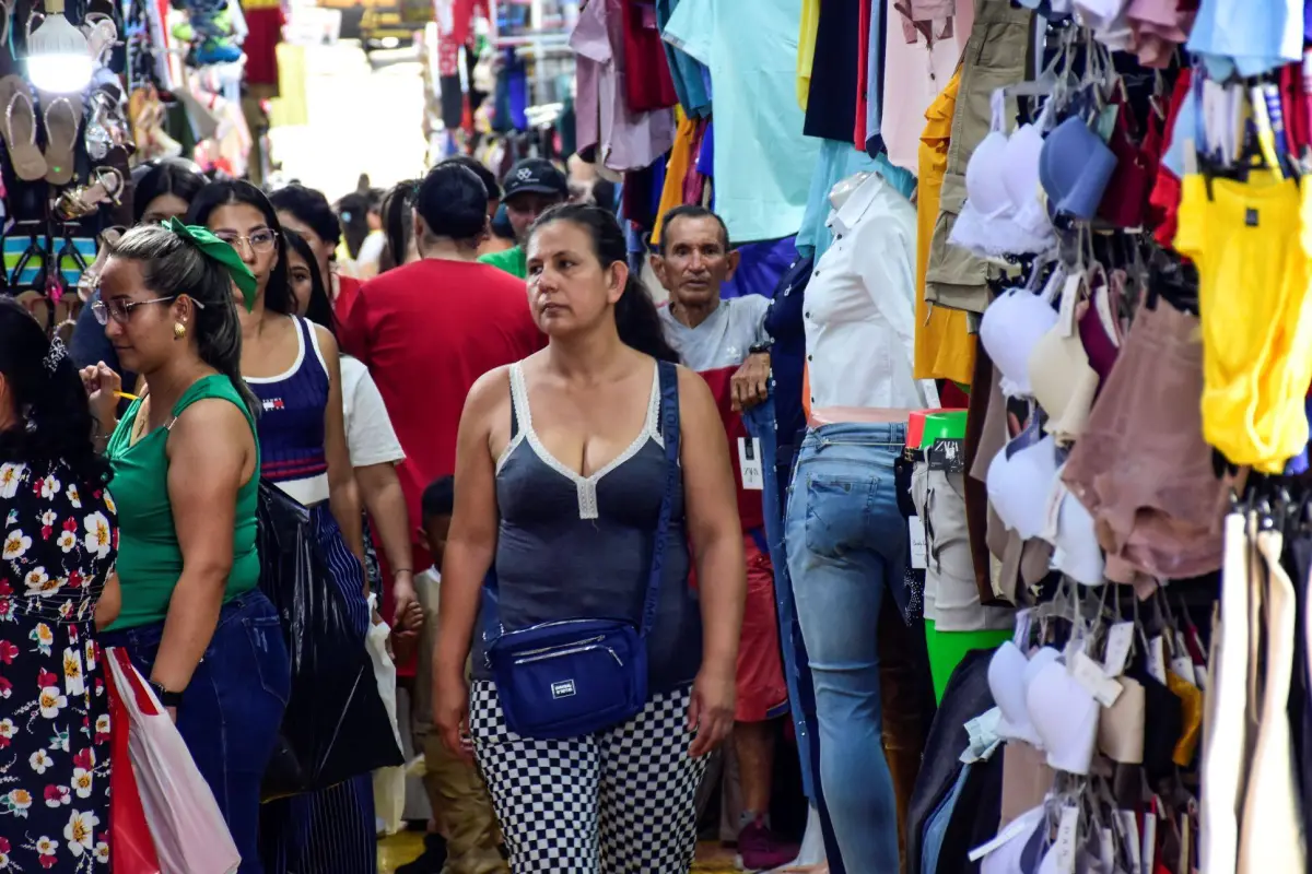 El comercio, es otra de las actividades que más aporta a la economía en Portoviejo., El Diario